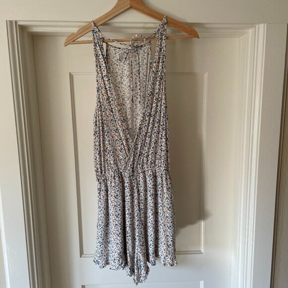 American Eagle floral romper - Picture 4 of 4